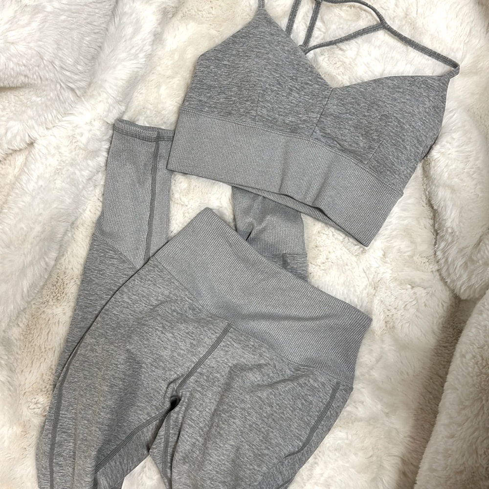 XS Alo Yoga Set